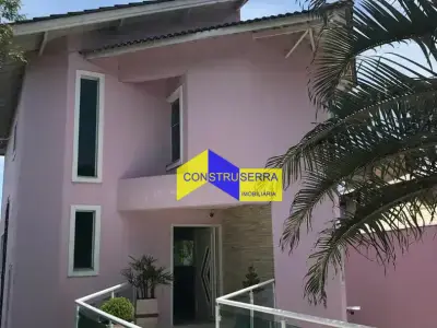 Casa de Condomínio com 4 quartos em Alpes da Cantareira