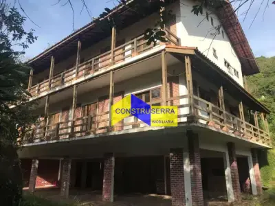 Casa de Condomínio com 6 quartos em Alpes da Cantareira