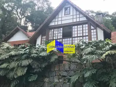 Casa de Condomínio com 6 quartos em Alpes da Cantareira