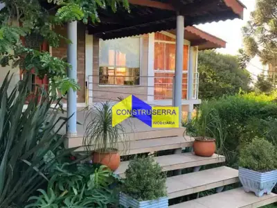 Casa com 8 quartos em Parque Petrópolis