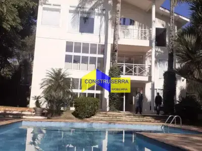 Casa com 4 quartos em Parque Petrópolis