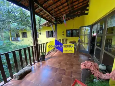 Casa com 3 quartos em Parque Petrópolis