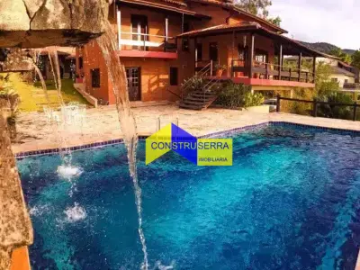 Casa de Condomínio com 5 quartos em Alpes de Caieiras
