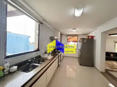 Casa de Condomínio com 5 quartos em Alpes de Caieiras