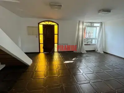 Sobrado com 3 quartos em Vila Cordeiro, São Paulo - 206m²