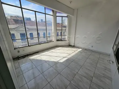 Sala / Conjunto com 0 quartos em Centro