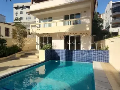 Casa com 4 quartos em Jardim Guanabara