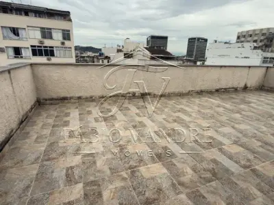 Cobertura com 2 quartos em Tijuca