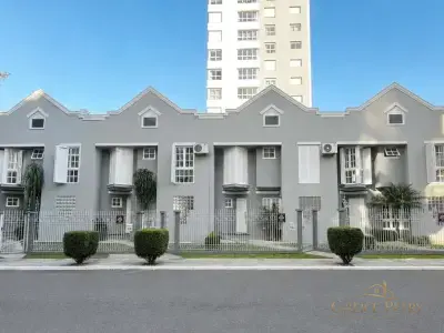 Casa de Condomínio com 2 quartos em Centro