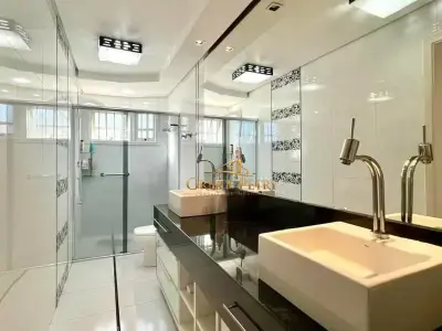 Sobrado com 3 quartos em Liberdade