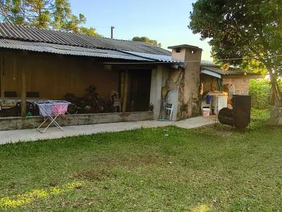 Sítio com 2 quartos em Interior