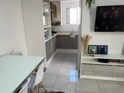 Apartamento com 2 quartos em Pinheirinho
