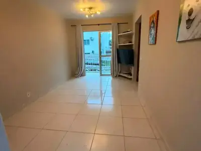 Apartamento com 2 quartos em Pinheirinho