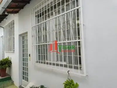 Casa Geminada com 2 quartos em Jardim Leblon