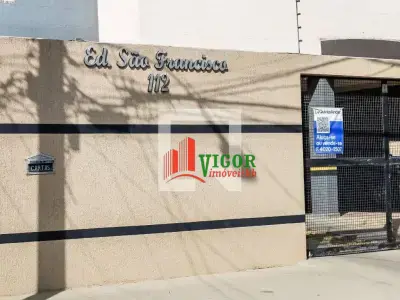 Apartamento com 2 quartos em Dona Clara