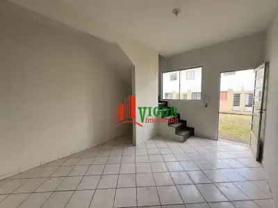 Casa Geminada com 2 quartos em Fonte Grande
