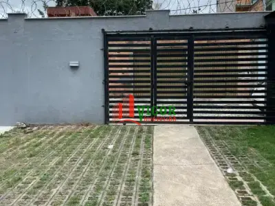 Casa de Condomínio com 2 quartos em Jardim Colonial