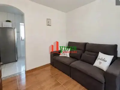 Apartamento com 2 quartos em Madre Gertrudes