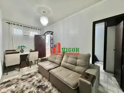 Área Privativa com 2 quartos em Glória