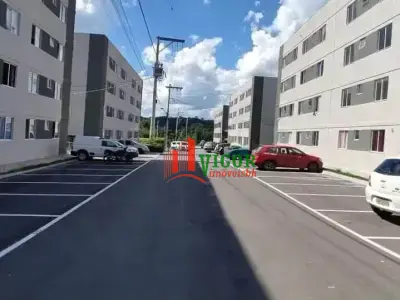 Apartamento com 2 quartos em Santa Cruz