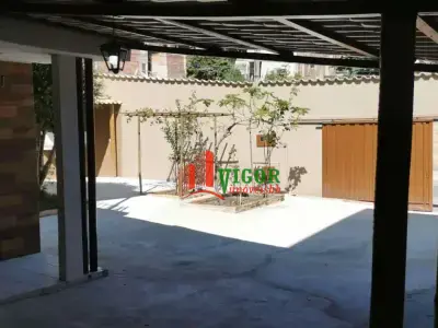 Casa com 3 quartos em Glória