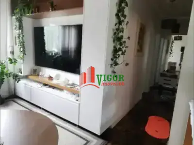 Apartamento com 3 quartos em Camargos