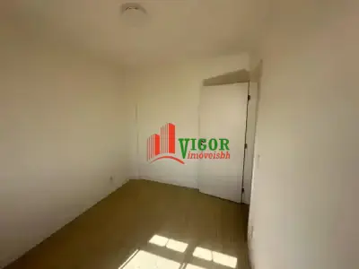 Apartamento com 2 quartos em Santa Clara B