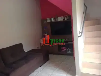 Casa Geminada com 2 quartos em Belo Vale