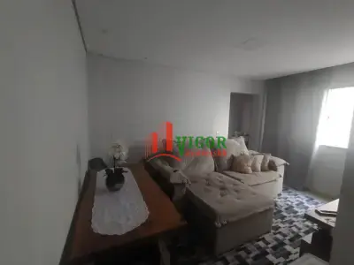 Apartamento com 2 quartos em Parque Maracanã