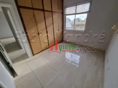 Apartamento com 2 quartos em Camargos