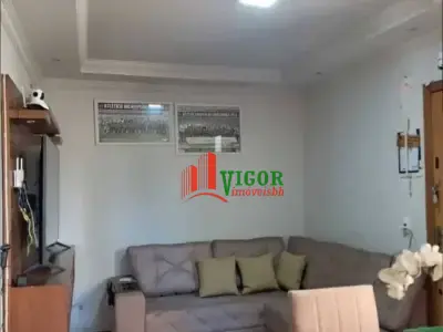 Apartamento com 2 quartos em Kennedy