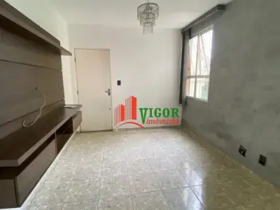 Apartamento com 2 quartos em Parque das Acácias