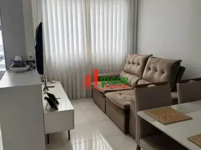 Apartamento com 2 quartos em Jardim Riacho das Pedras
