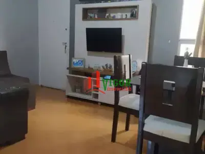 Apartamento com 2 quartos em Chácaras Reunidas Santa Terezinha