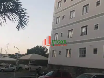 Apartamento com 2 quartos em Camargos