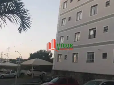 Apartamento com 2 quartos em Camargos