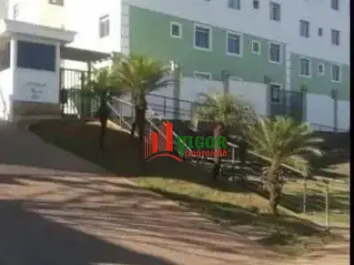 Apartamento com 2 quartos em Chácaras Reunidas Santa Terezinha