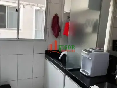 Apartamento com 2 quartos em Parque Maracanã