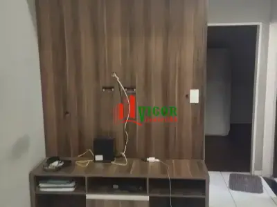 Apartamento com 2 quartos em Flávio de Oliveira (Barreiro)