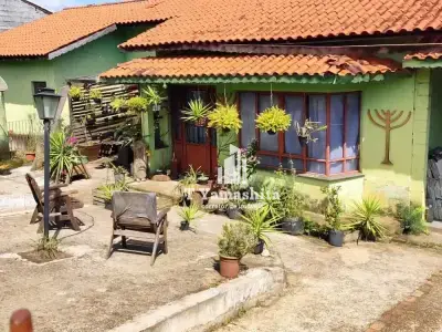 Casa com 4 quartos em Zona Urbana