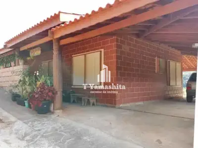 Sítio com 3 quartos em Zona Rural