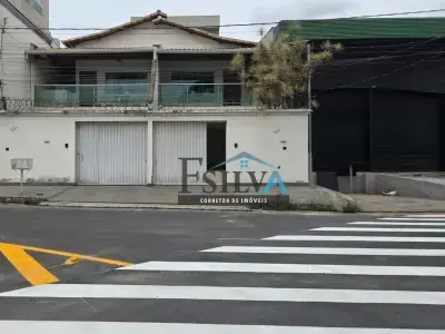 Casa Geminada com 3 quartos em Europa, Contagem - 170m²