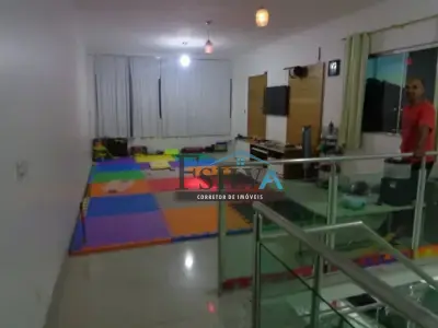 Casa Geminada com 5 quartos em Europa, Contagem - 180m²