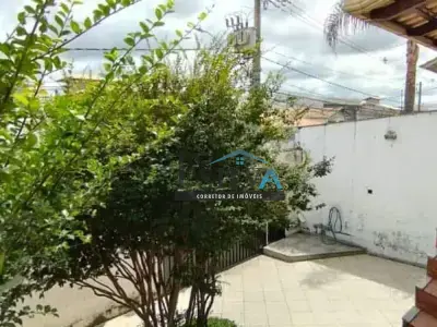 Casa com 3 quartos em Europa, Contagem - 150m²