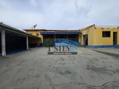 Casa com 4 quartos em Colonial, Contagem - 200m²
