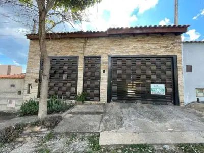 Casa com 2 quartos em Jardim Dona Anésia, Itararé - 104m²