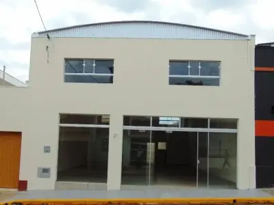 Prédio com 0 quartos em Centro, Itararé - 120m²
