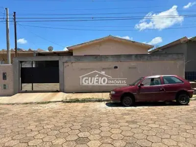 Casa com 3 quartos em Jardim Comodoro, Itararé - 144m²