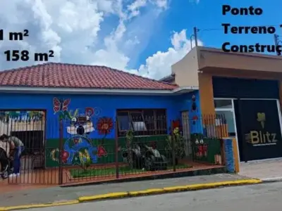 Prédio com 3 quartos em Centro, Itararé - 130m²