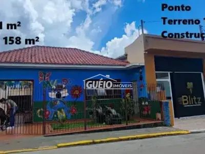 Prédio com 3 quartos em Centro, Itararé - 130m²